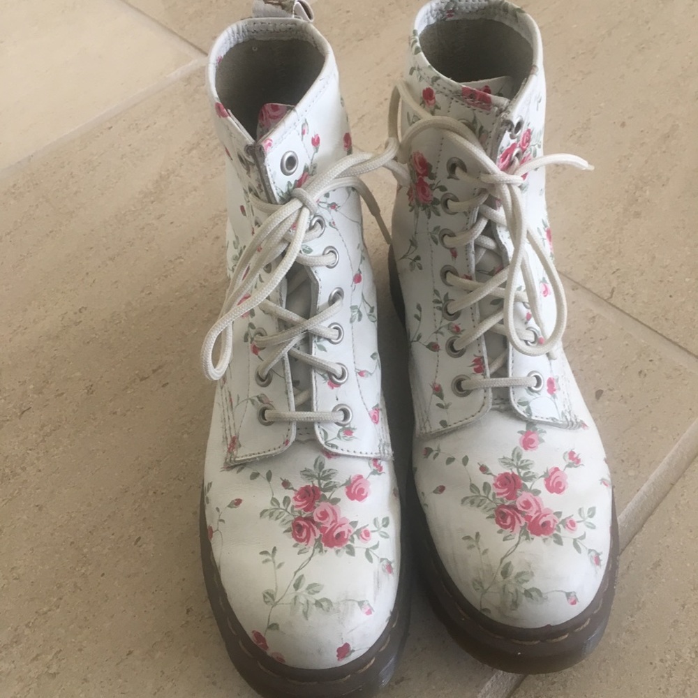 Dr. Martens Airwair Boots